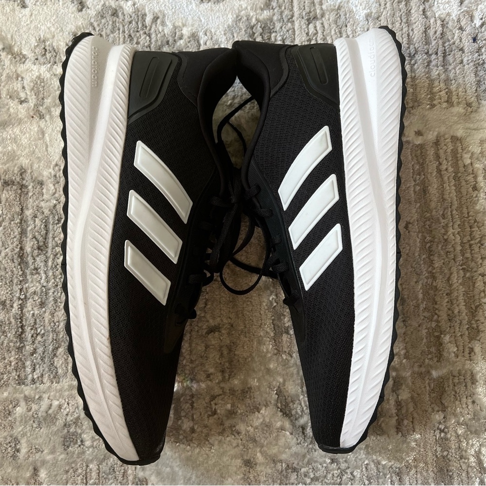 BRAND NEW Adidas Sneakers